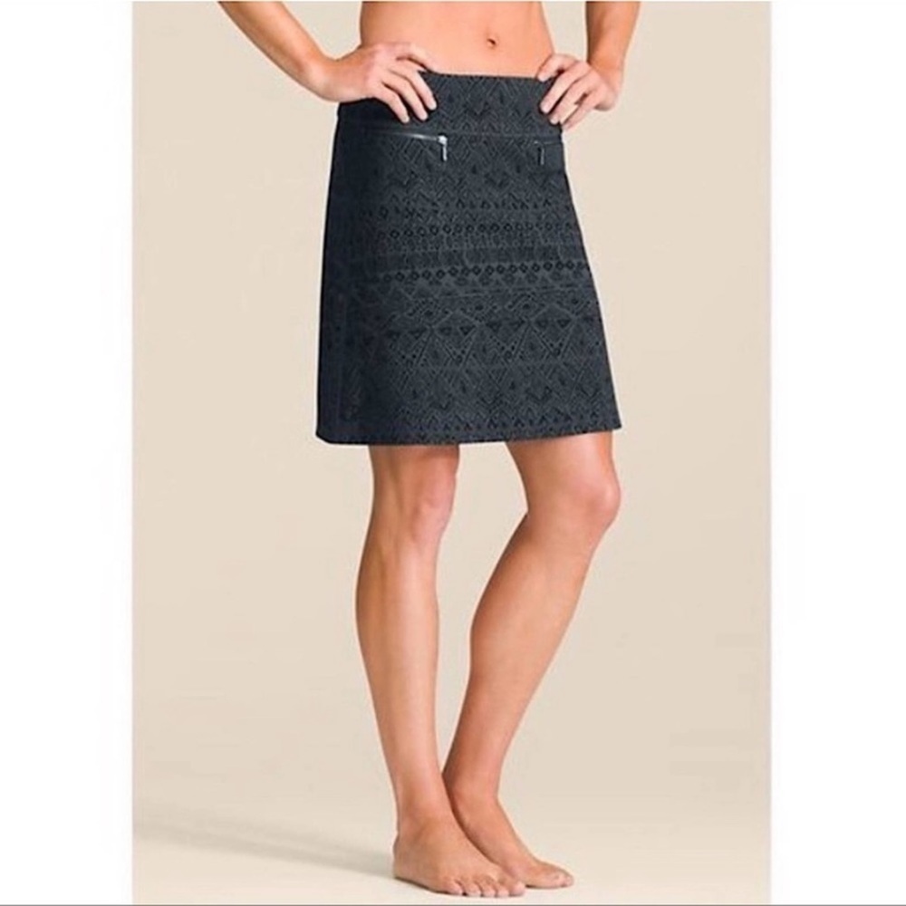 Athleta Knit Tribal Print Knit Skirt NWOT Size XS Grey